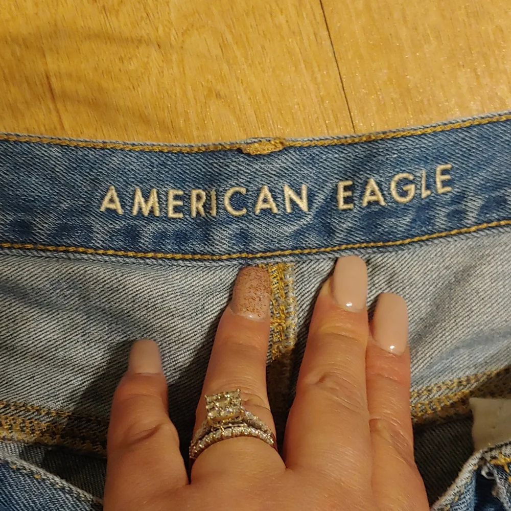 AE Ripped Mom Jean - Picture 5 of 10